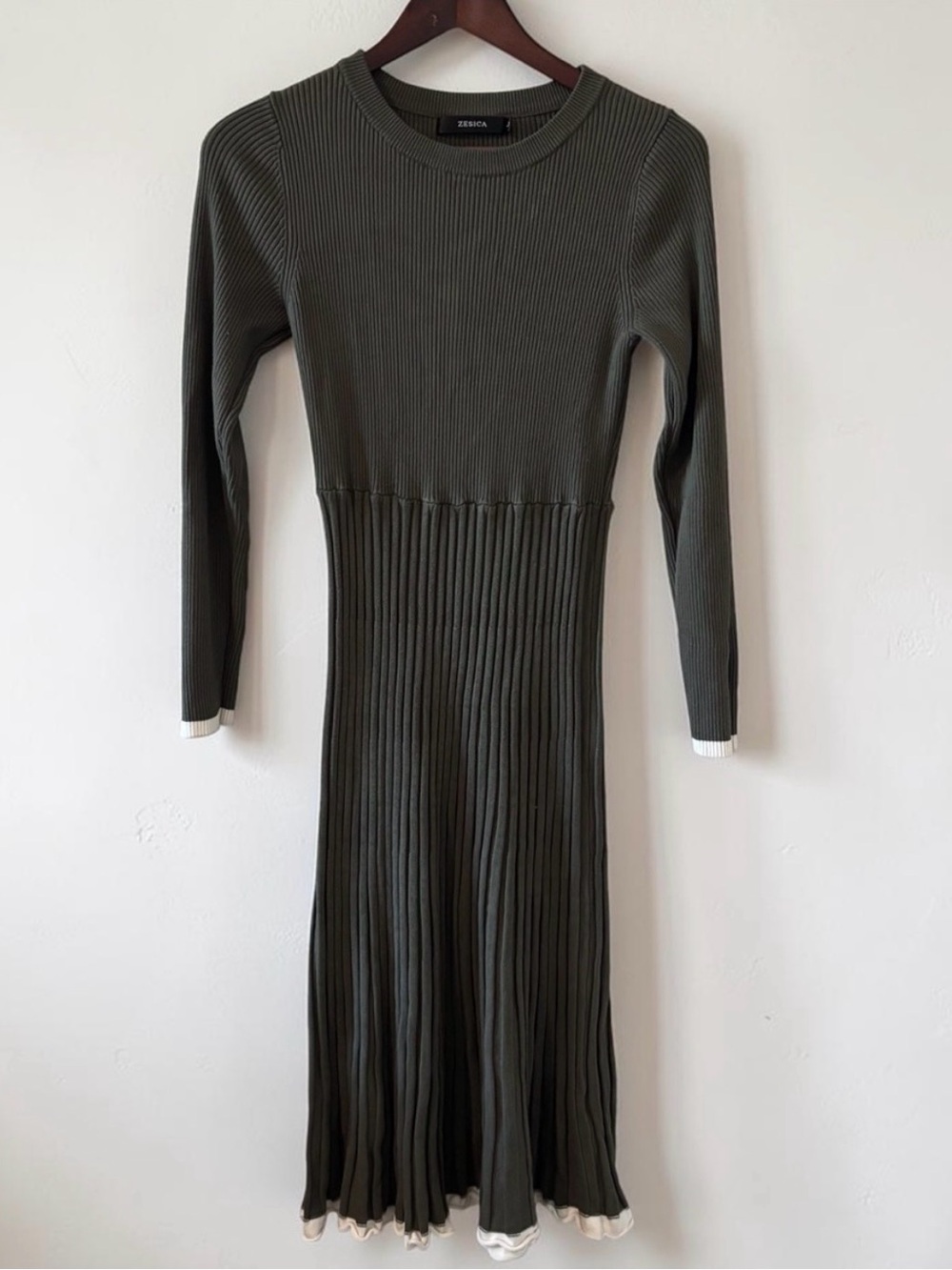 ZESICA Olive Green Ribbed Knit Midi Dress Size Large Pleated Sweater Dress